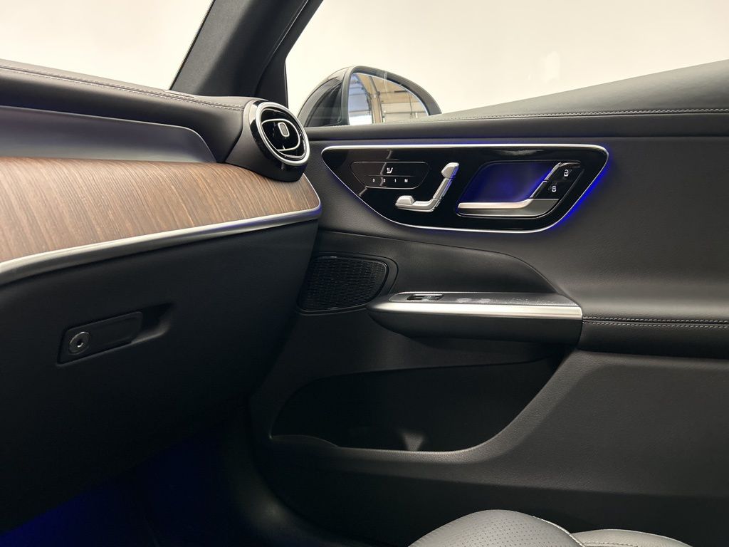 Thumbnail: 2026 Mercedes-Benz GLC - 20