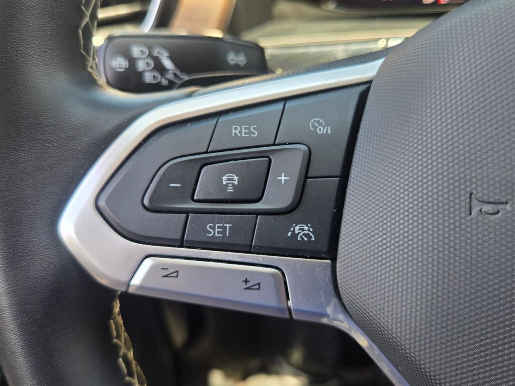 2024 Volkswagen Atlas - $25,700