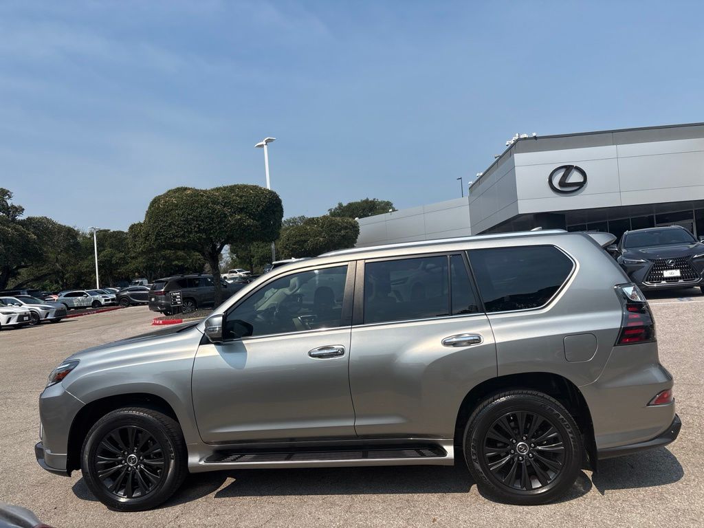 Thumbnail: 2023 Lexus GX - 2