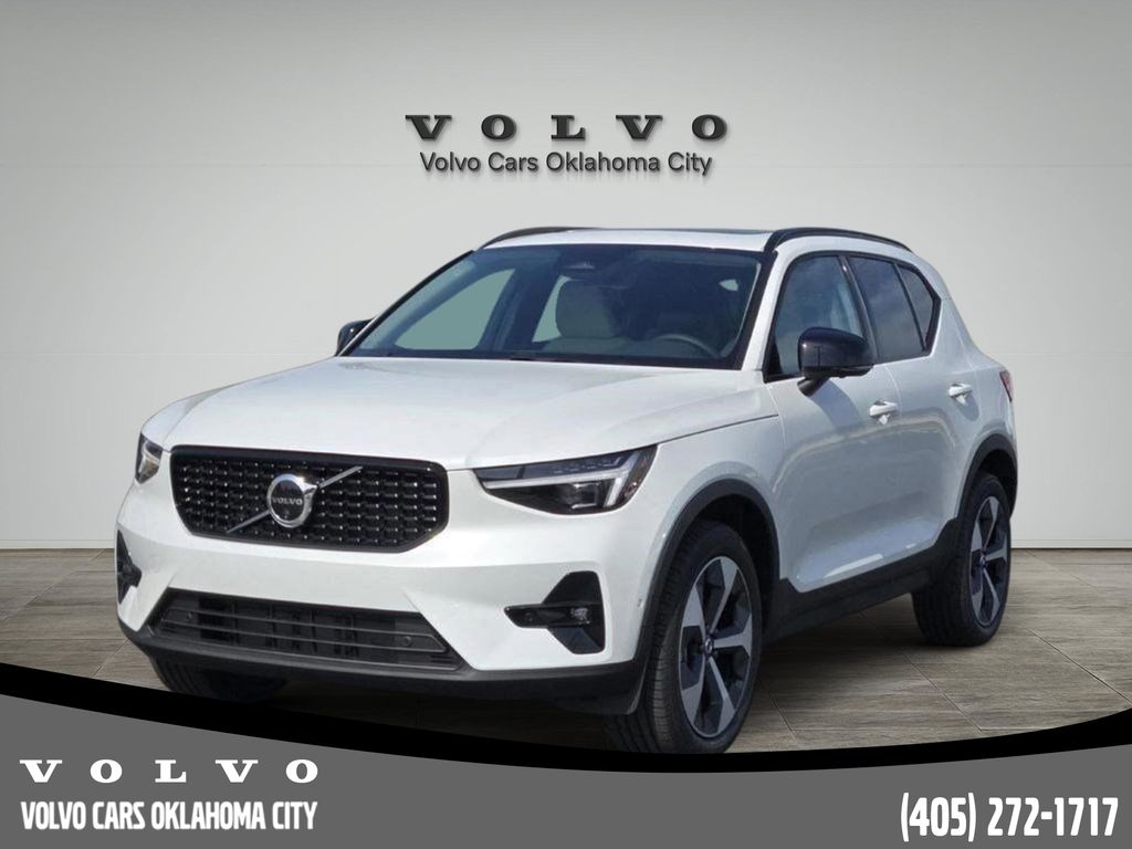 2026 Volvo XC40 B5 Plus