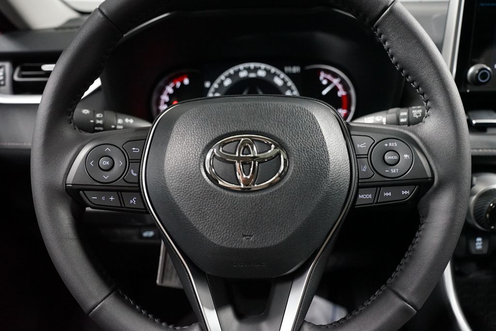 Thumbnail: 2025 Toyota RAV4 - 12