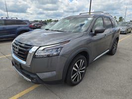 Gray (Gun Metallic) 2023 Nissan Pathfinder SUV / Crossover All-Wheel Drive 9-Speed Automatic