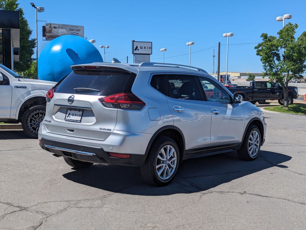 2020 Nissan Rogue SV 4