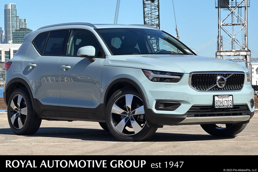 Volvo XC40 T5 Momentum AWD