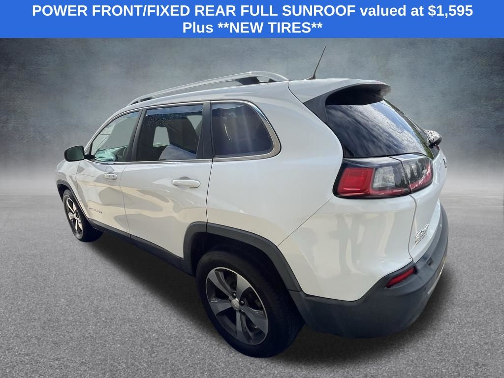 View vehicle photo 3