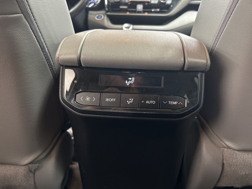 used 2021 Toyota Highlander car, priced at $34,908