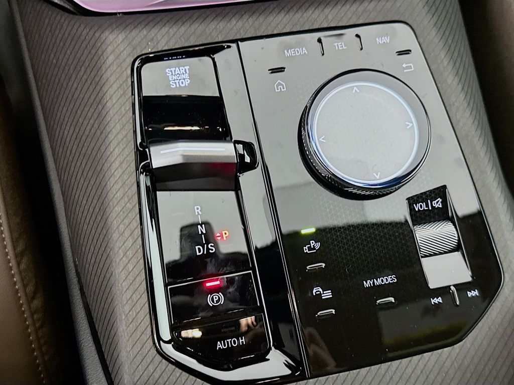 Thumbnail: 2026 BMW X3 - 15