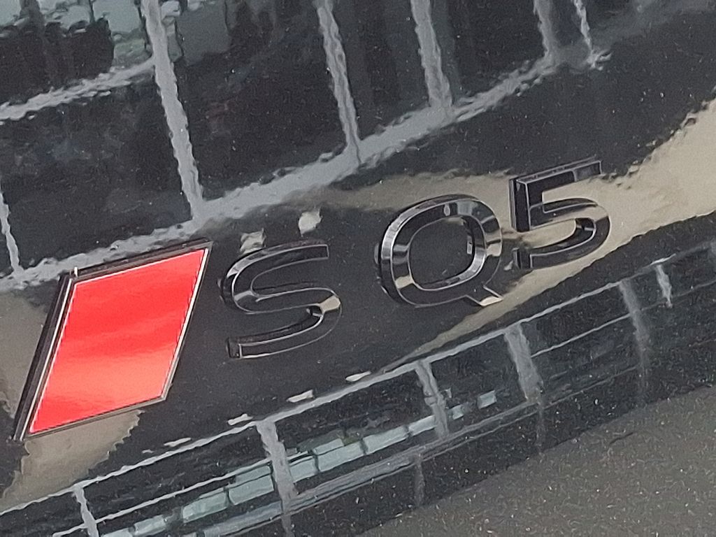 Thumbnail: 2025 Audi SQ5 - 23