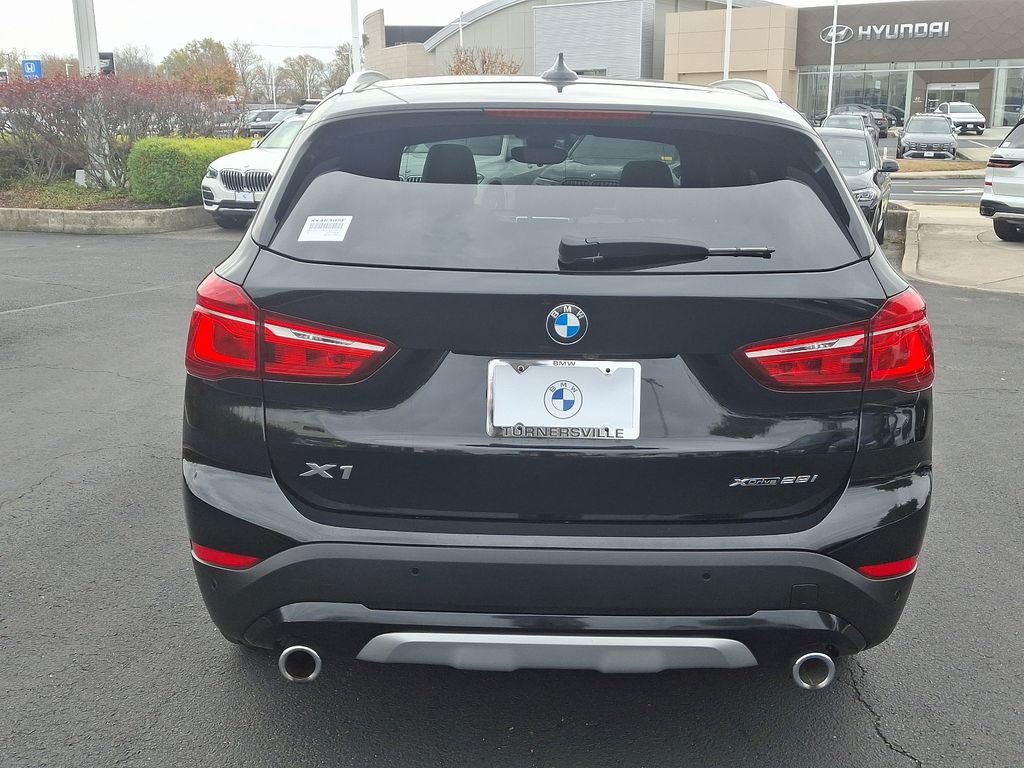 2021 BMW X1 xDrive28i 5