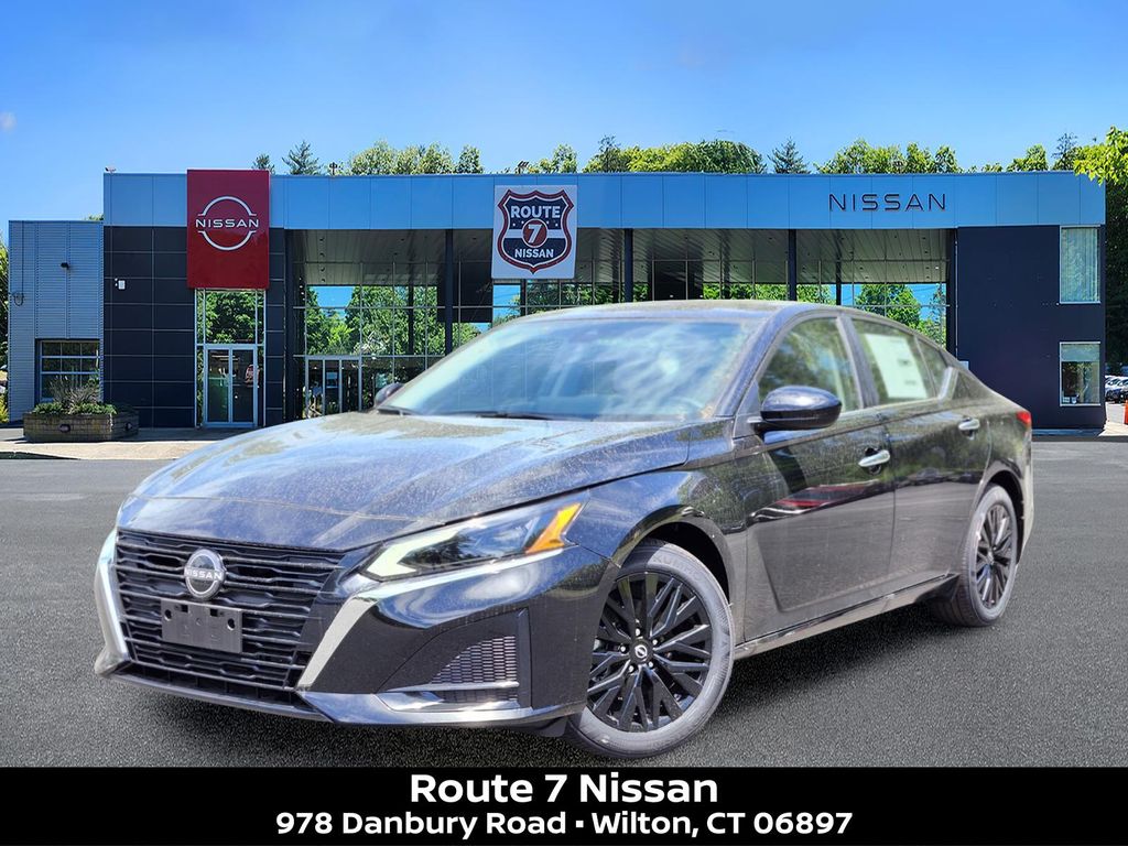 Super Black Clearcoat 2025 Nissan Altima 2.5 SV FWD Sedan Front-Wheel Drive Continuously Variable Transmission