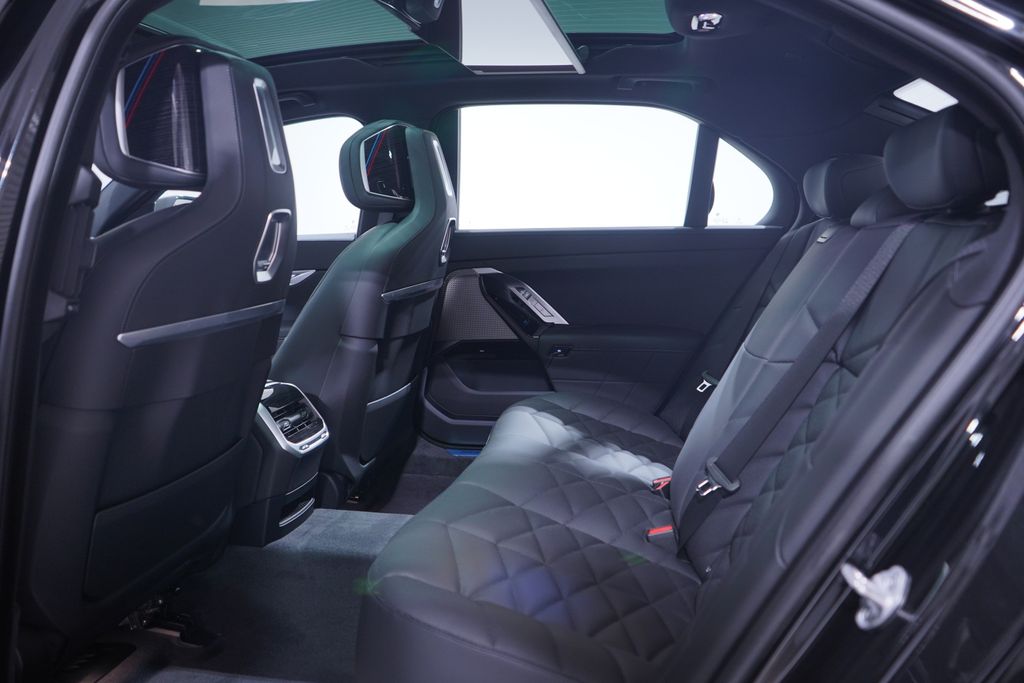 Thumbnail: 2026 BMW 7 Series - 9