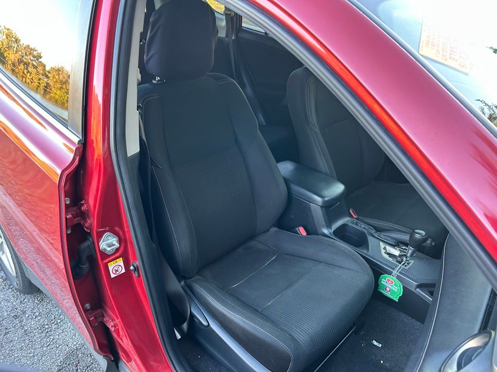 Thumbnail: 2013 Toyota RAV4 - 15