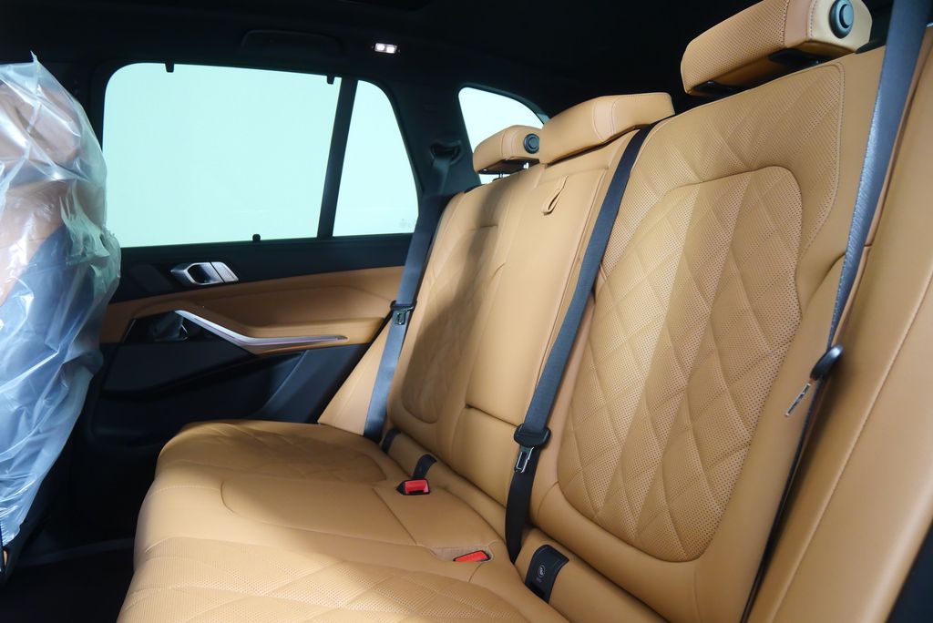 Thumbnail: 2026 BMW X5 - 16