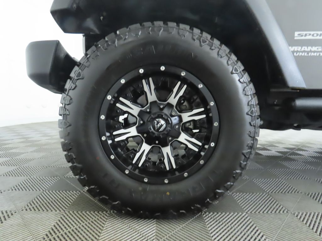 Thumbnail: 2017 Jeep Wrangler - 29