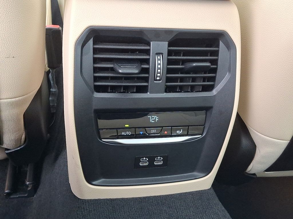 Thumbnail: 2024 BMW 3 Series - 11