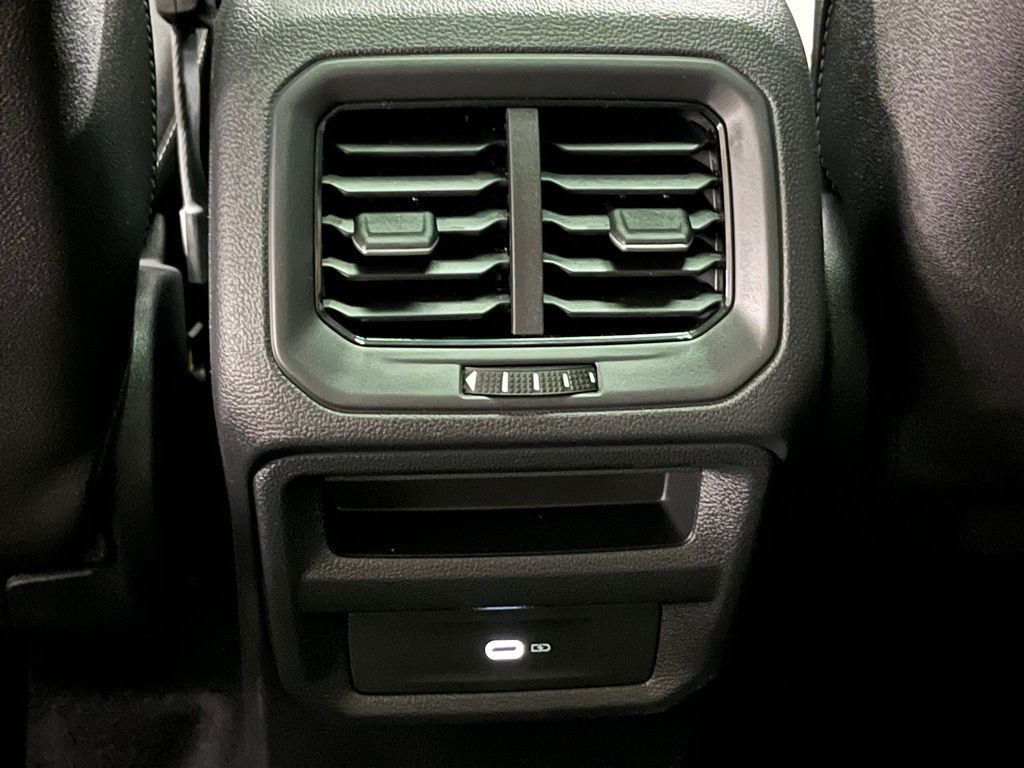2025 Volkswagen Taos SEL - Photo 23