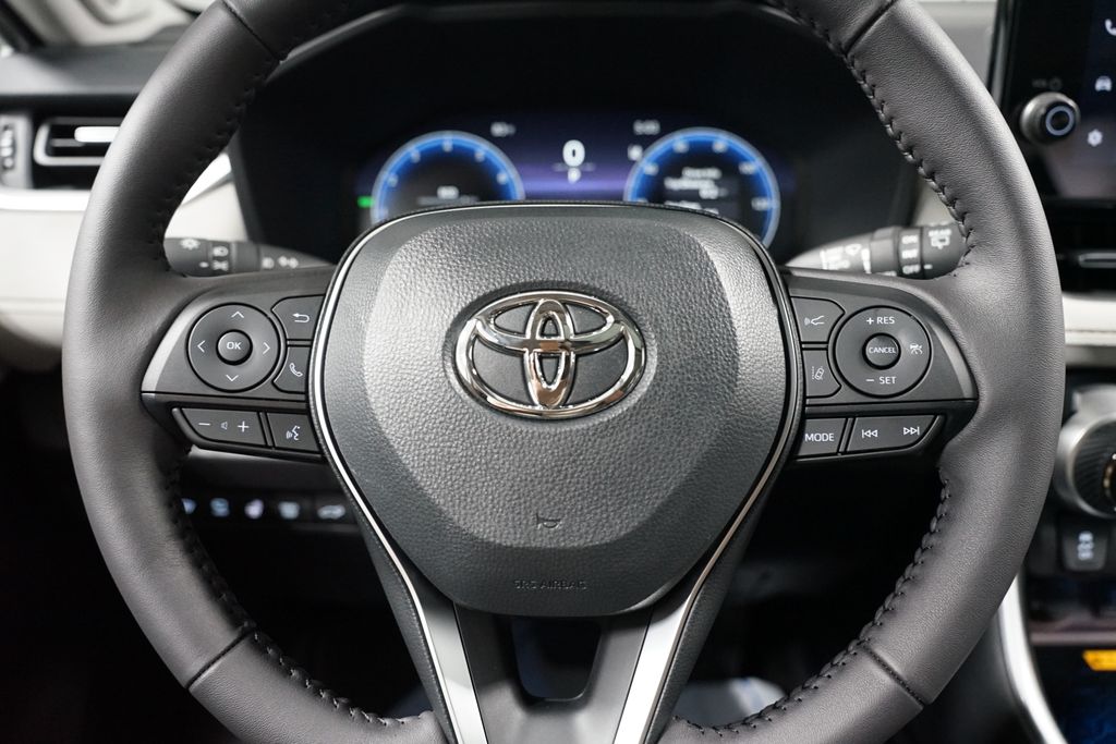 Thumbnail: 2025 Toyota RAV4 - 12