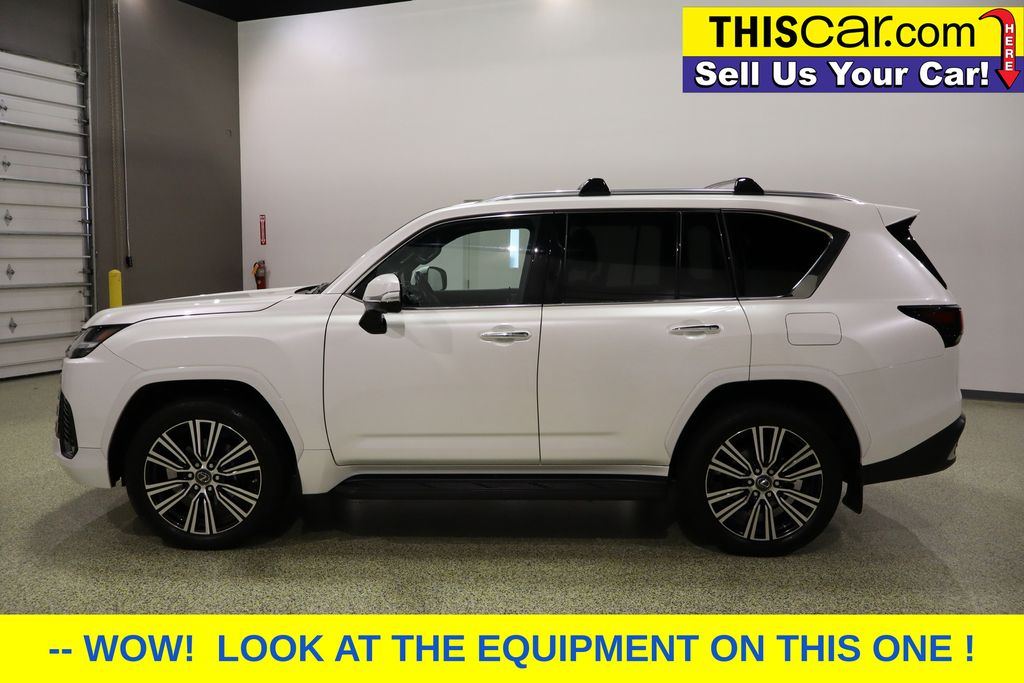 2023 Lexus LX 600 Luxury photo 4