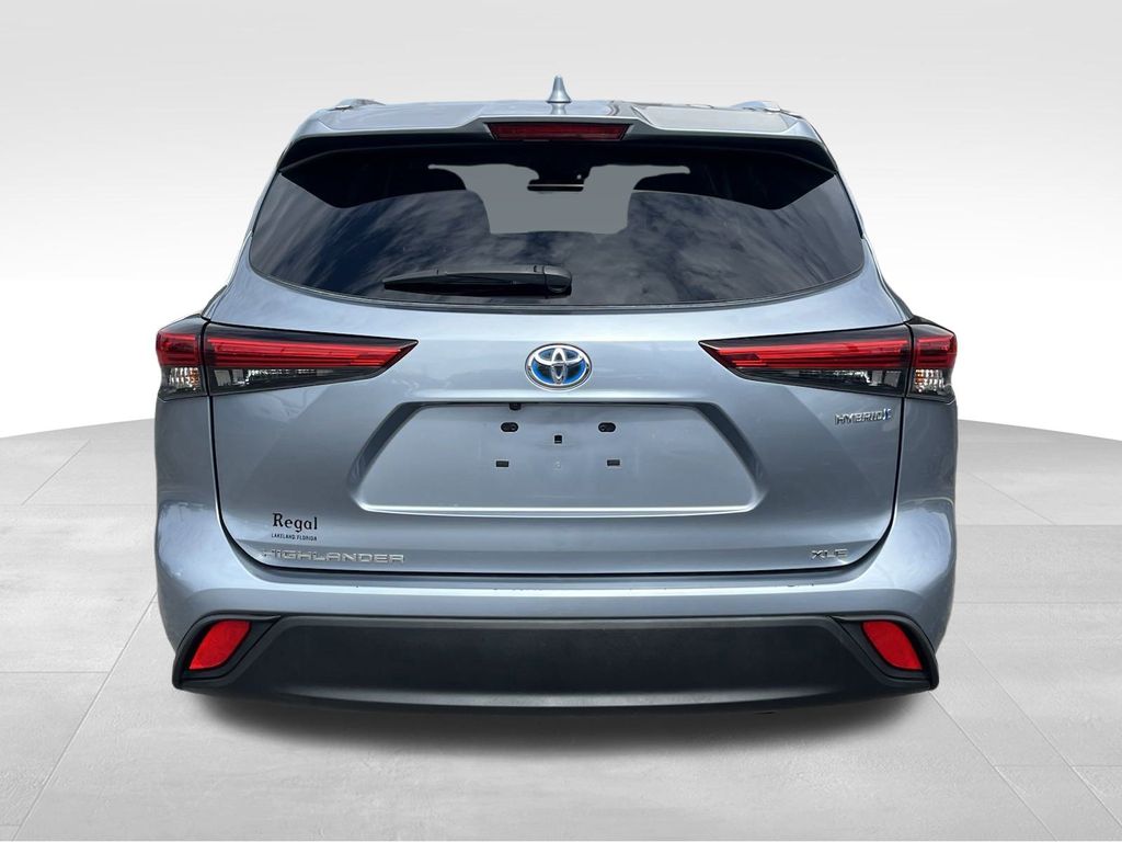 2021 Toyota Highlander Hybrid XLE 6