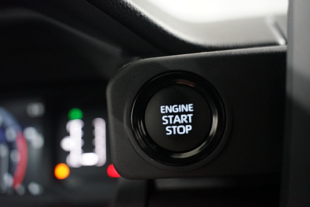 Thumbnail: 2025 Toyota Tacoma - 21