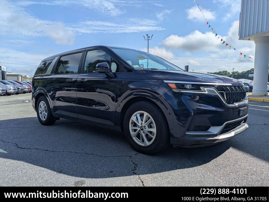 2024 Kia Sedona LX Seat Pkg's photo