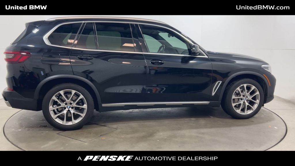 Thumbnail: 2022 BMW X5 - 9