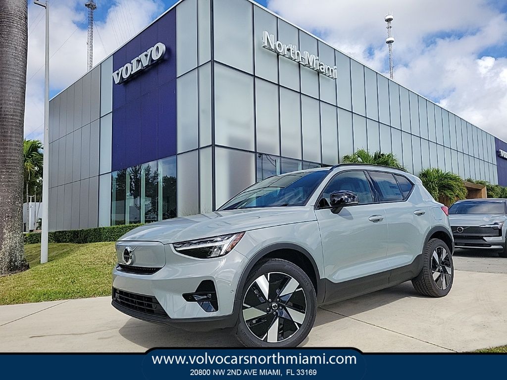 2026 Volvo EX40 Twin Motor Plus