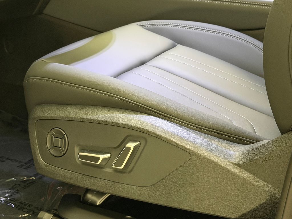 Thumbnail: 2026 Audi Q3 - 26