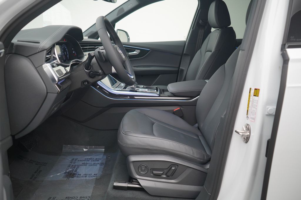 Thumbnail: 2026 Audi Q7 - 6