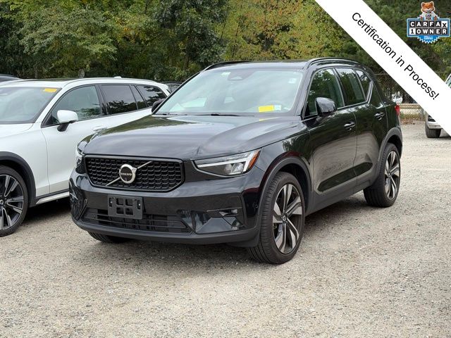 Onyx Black Metallic 2024 Volvo XC40 SUV / Crossover All-Wheel Drive Automatic