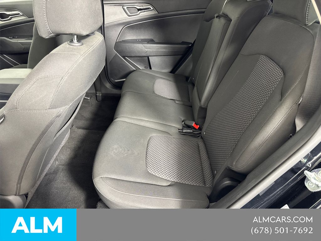 2025 Kia Sportage LX - Photo 24