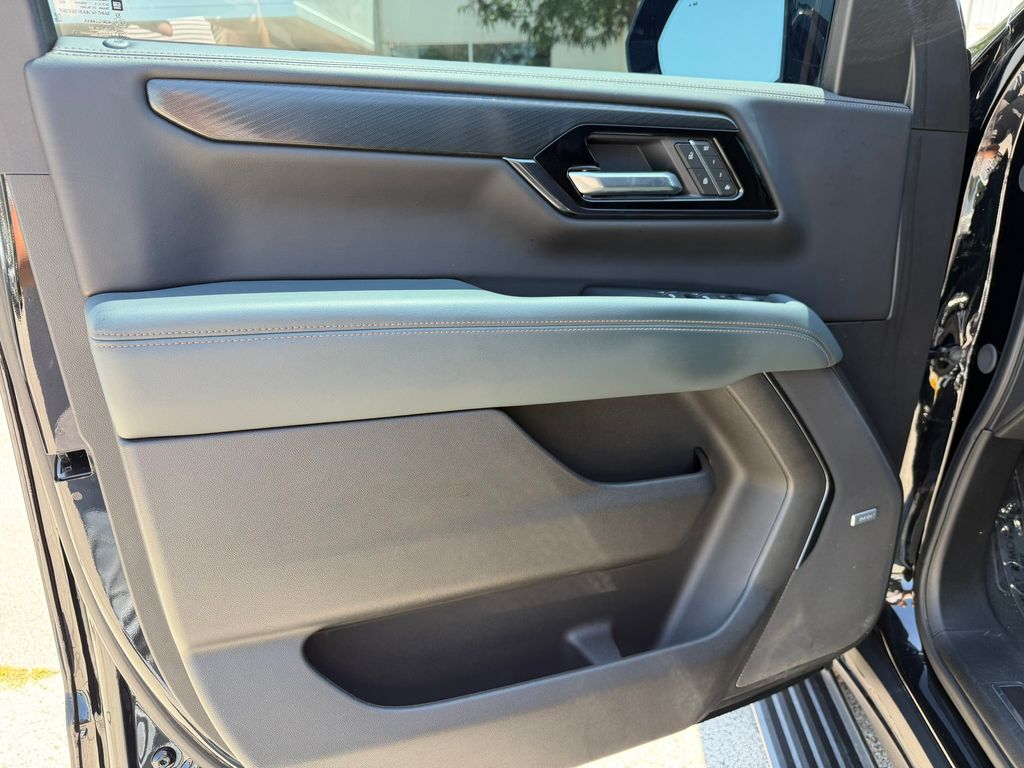 Used 2025 GMC Yukon SUV