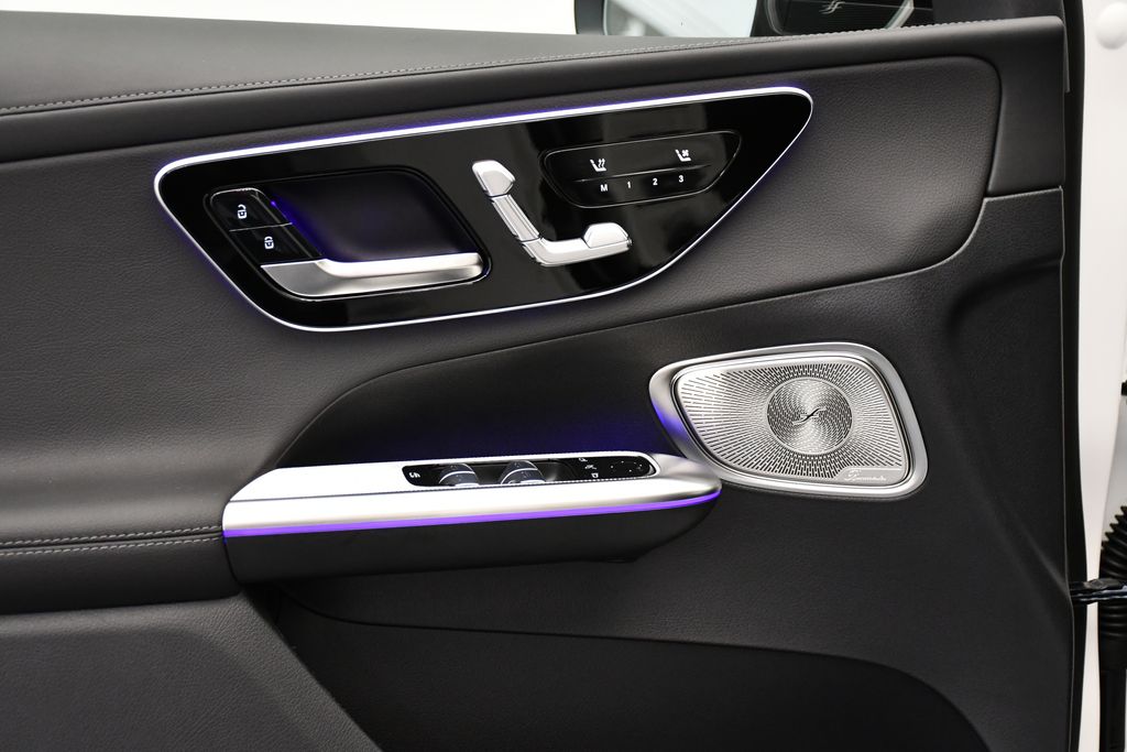 Thumbnail: 2025 Mercedes-Benz GLC - 31