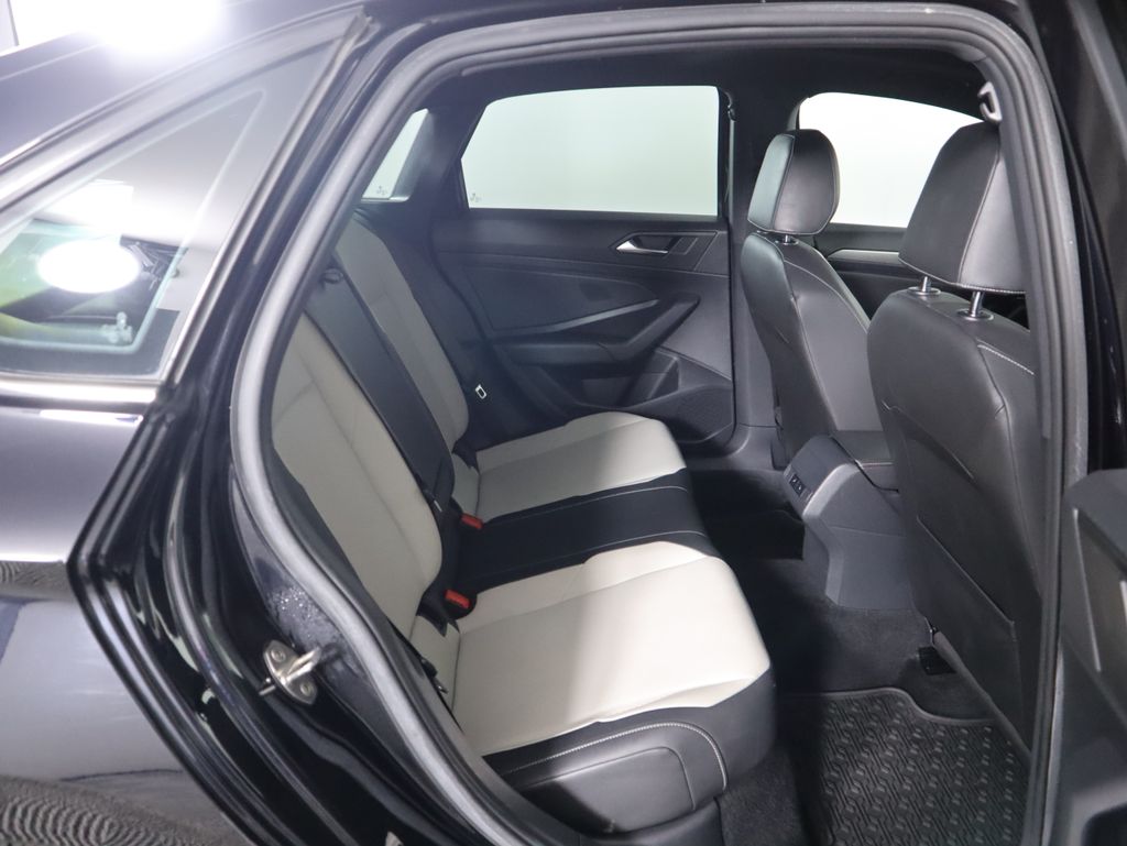 Thumbnail: 2019 Volkswagen Jetta - 22