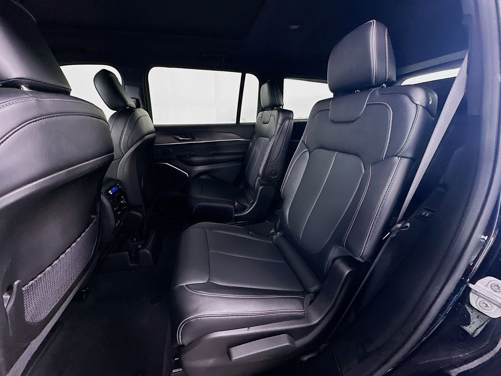 Thumbnail: 2025 Jeep Grand Cherokee L - 25