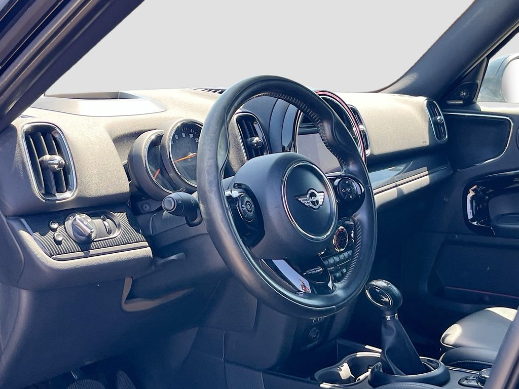 Used 2018 Black MINI Base image 9