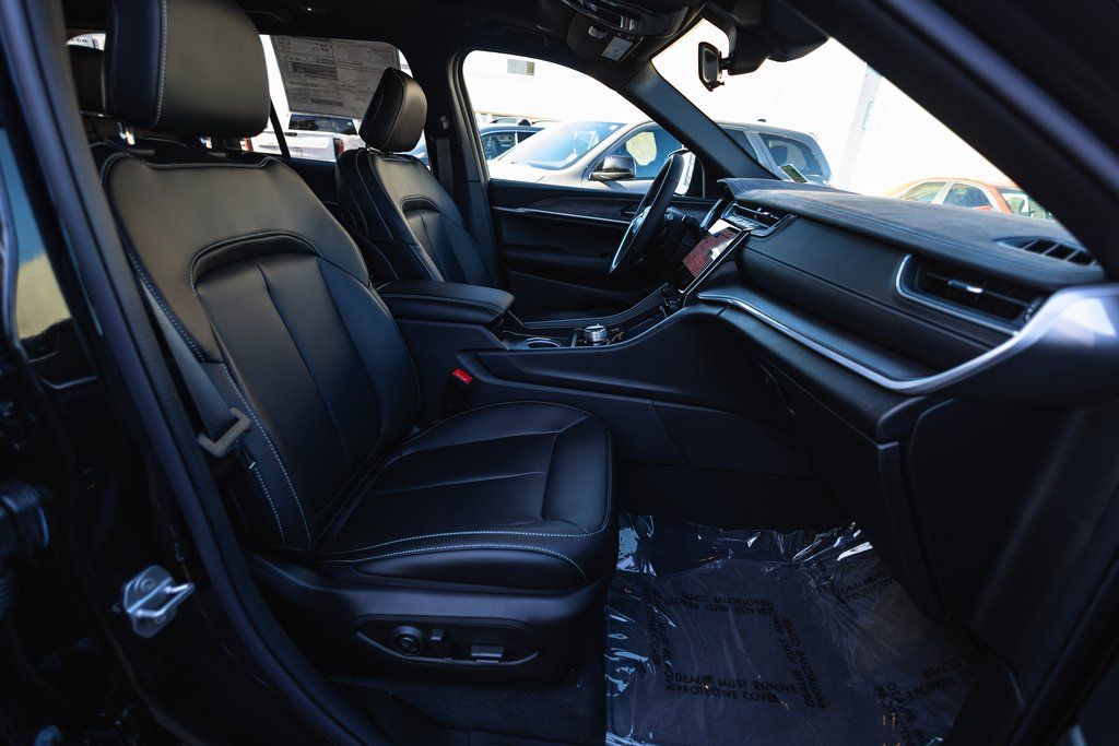 2025 Jeep Grand Cherokee Limited thumbnail 27