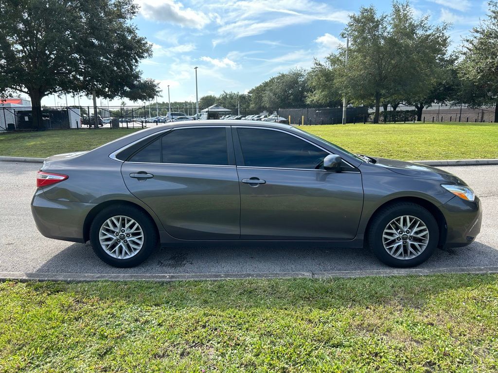 Thumbnail: 2016 Toyota Camry - 6
