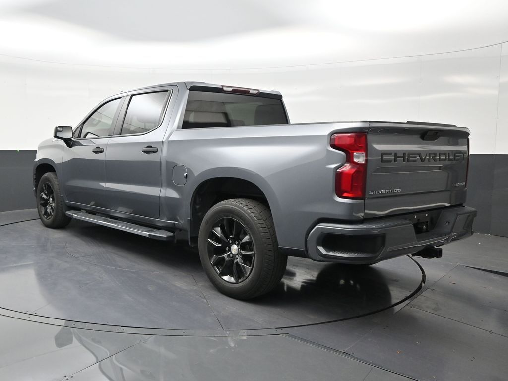 View vehicle photo 3