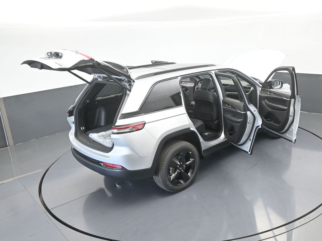 New 2025 Silver Zynith Jeep Limited image 64