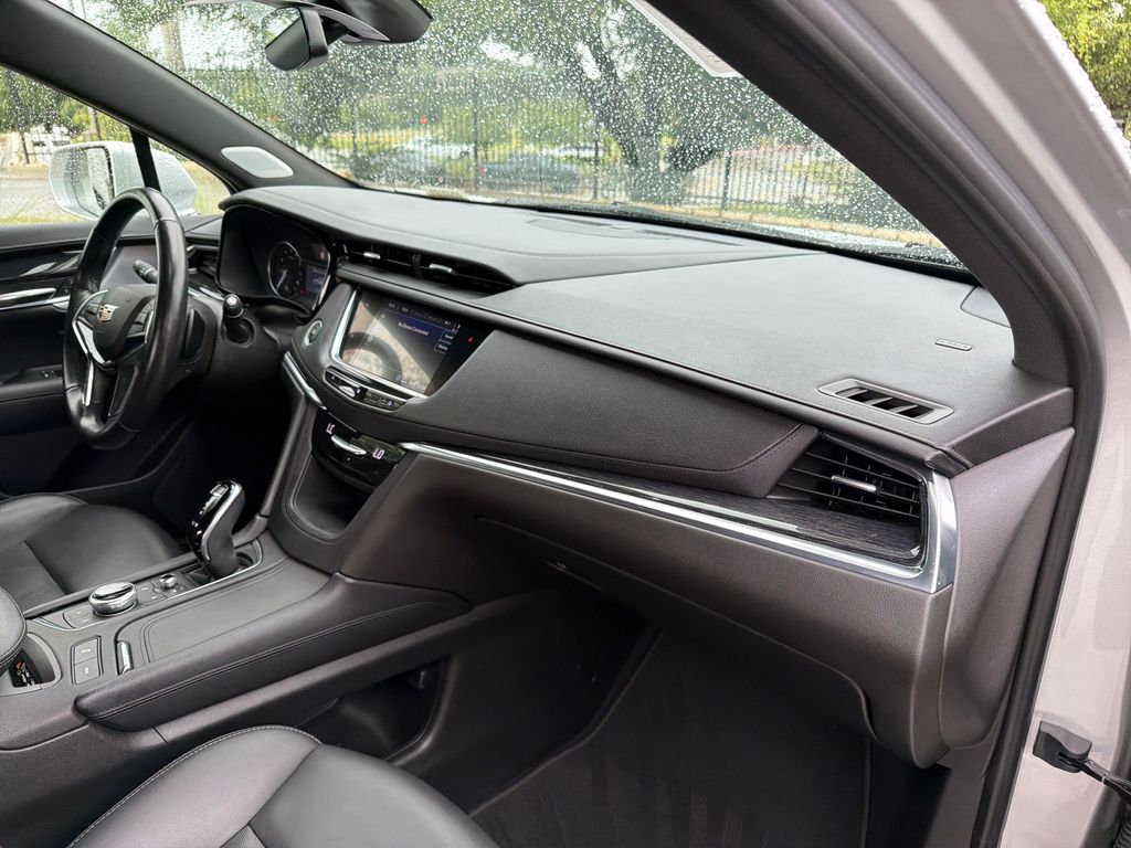 Used 2020 Silver Cadillac Premium Luxury image 40