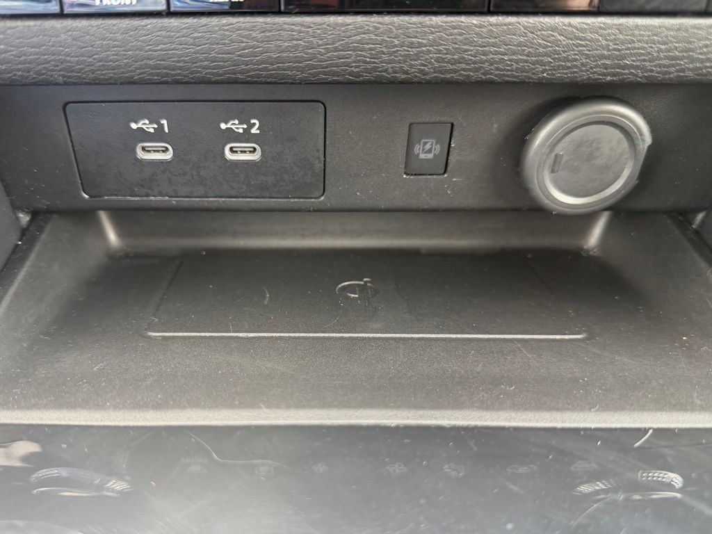 2025 Mitsubishi Outlander SE Silver at South Hills Kia