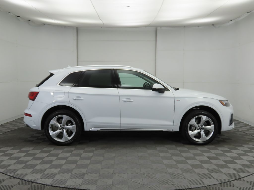2025 Audi Q5  4