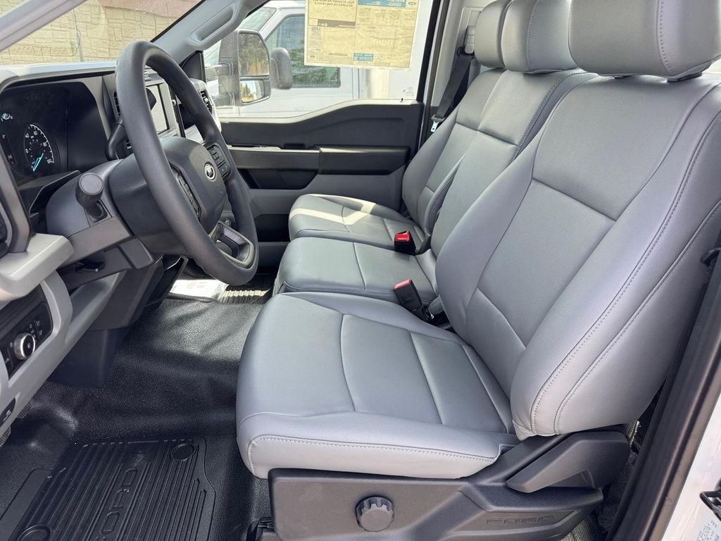 New 2026 Oxford White Ford XL image 10