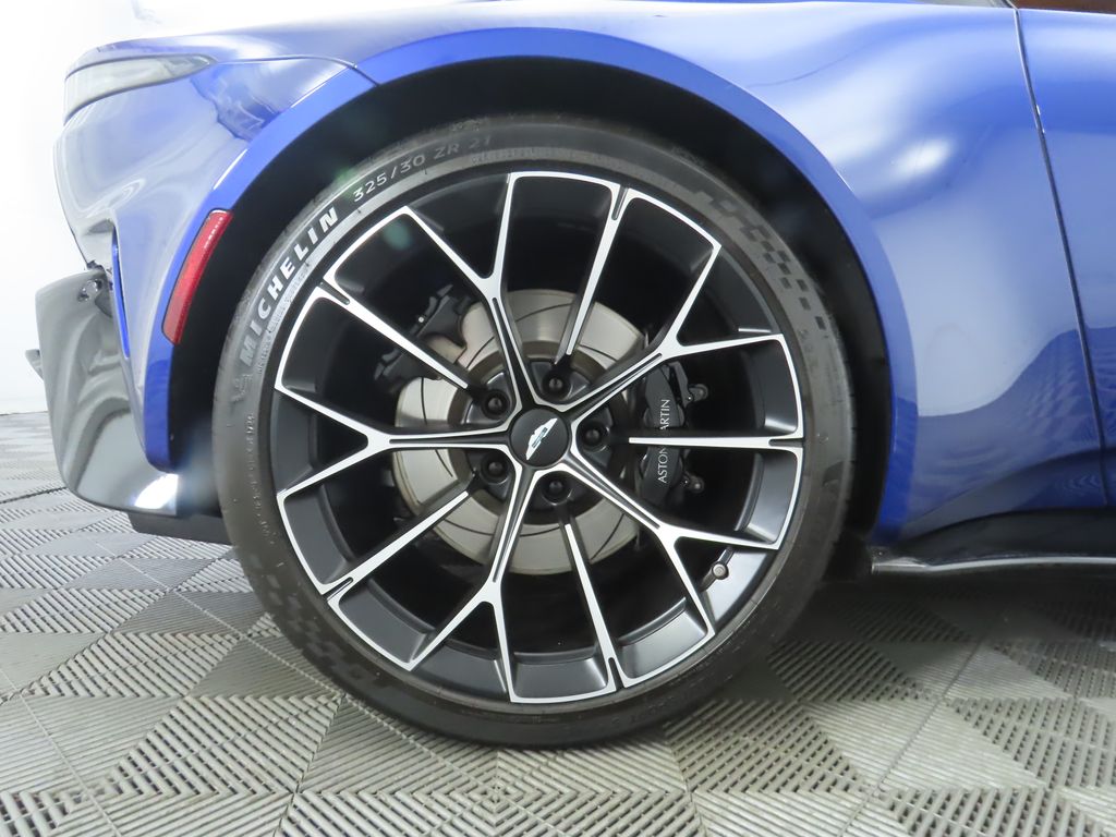 Thumbnail: 2025 Aston Martin Vantage - 29