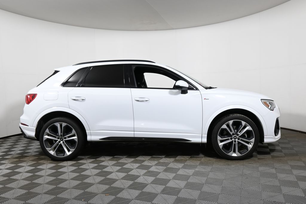 Thumbnail: 2022 Audi Q3 - 8
