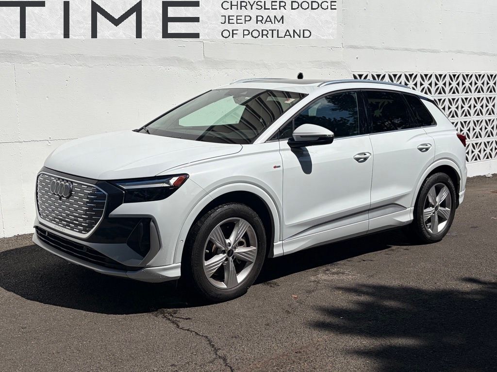  2024 Audi Q4 e-tron quattro Premium Plus 55   