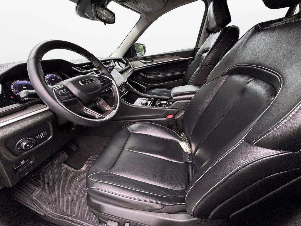 Used Car 2022 Jeep Grand Cherokee  Limited For Sale Under $30,000 In Austin, Texas