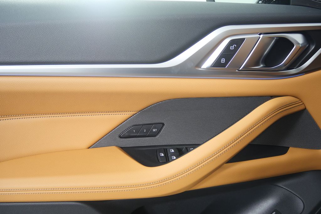 Thumbnail: 2026 BMW i4 - 9