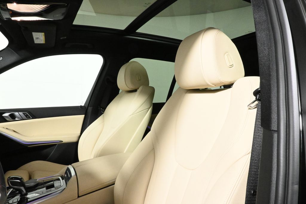 Thumbnail: 2021 BMW X5 - 15